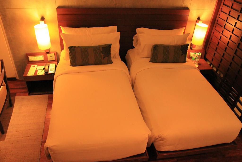 Holiday Inn & Suites Bengaluru Whitefield Exterior foto